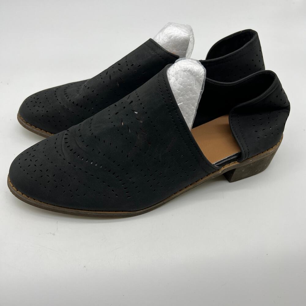 Womens Shoes Casual Flat Slip On Closed Toe Black Color Size 9.5US / 41CN
